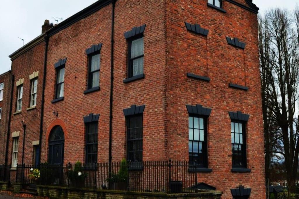 فيلا Bohouse Moody Boho Townhouse Macclesfield Centre المظهر الخارجي الصورة